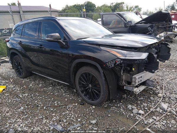 2024 TOYOTA HIGHLANDER XSE