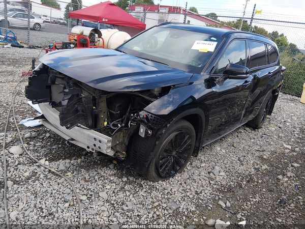 2024 TOYOTA HIGHLANDER XSE