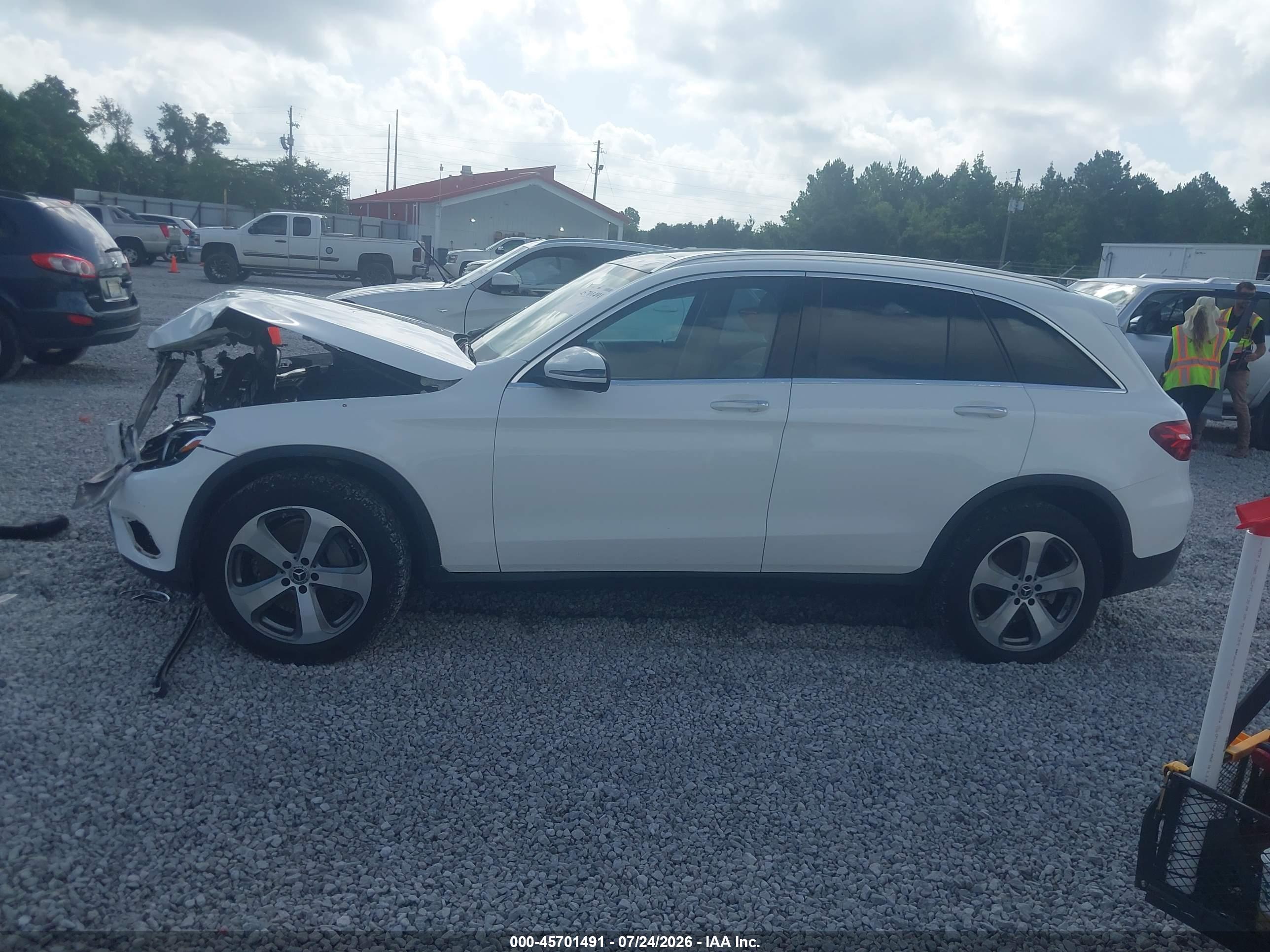 2019 MERCEDES-BENZ GLC 300 GLC300
