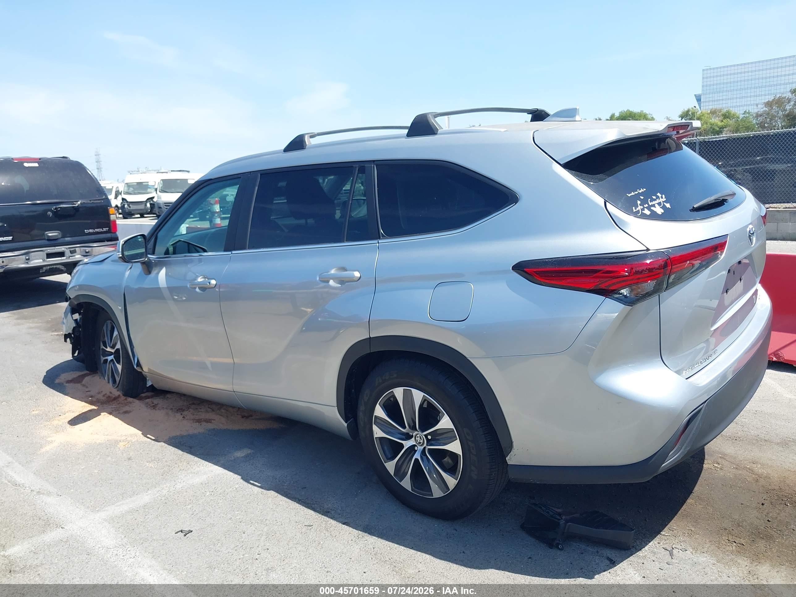 2023 TOYOTA HIGHLANDER HYBRID XLE
