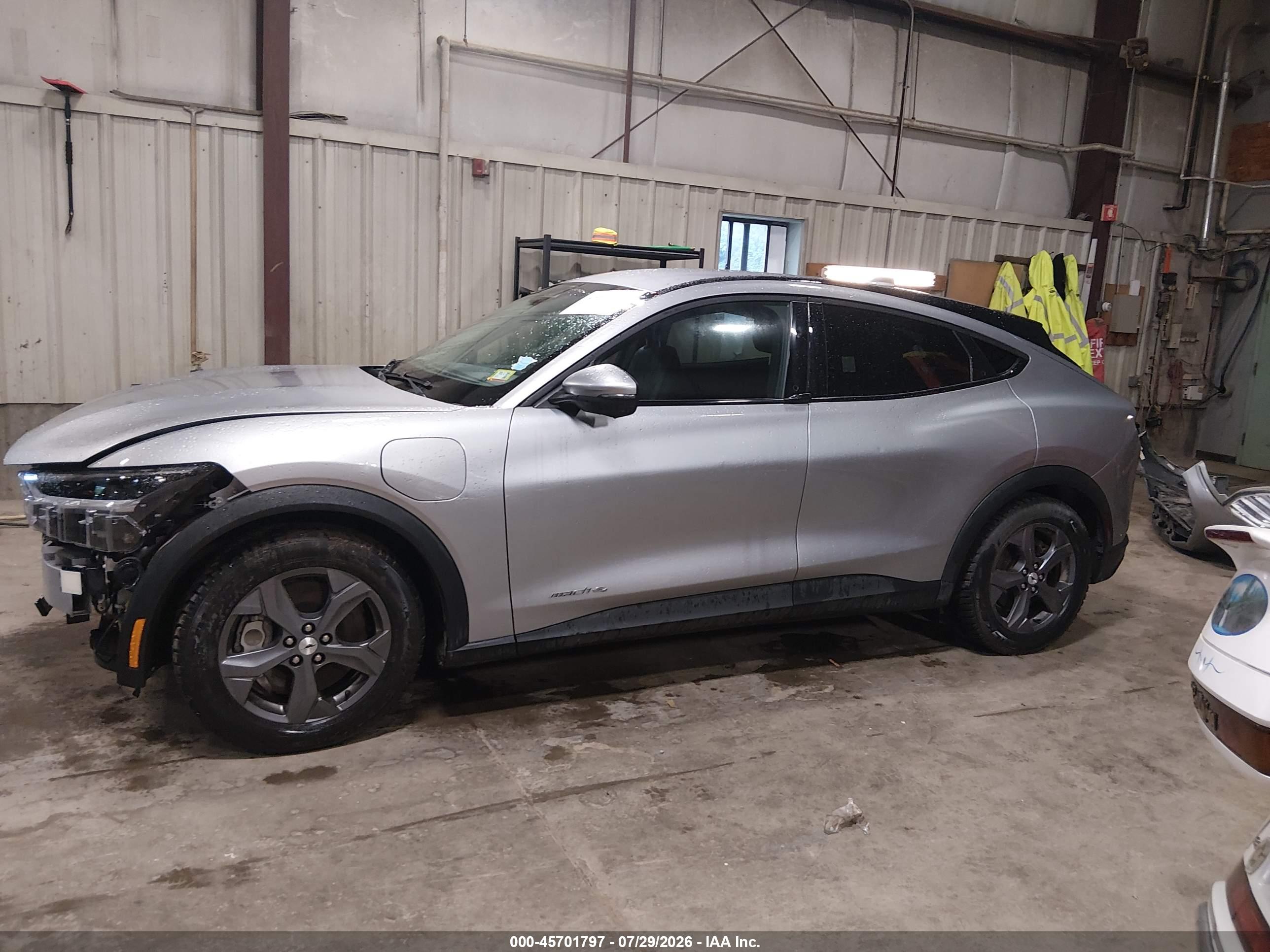 2021 FORD MUSTANG MACH-E SELECT