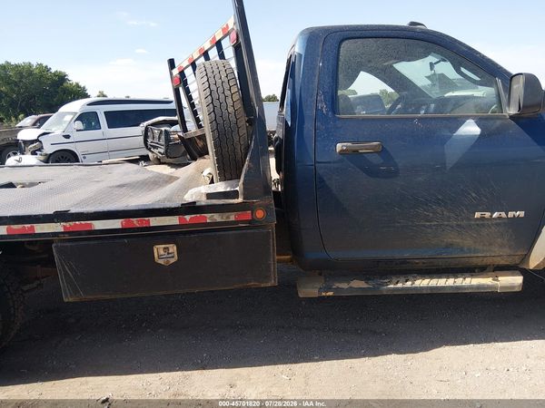 2022 RAM 5500 CHASSIS TRADESMAN/SLT