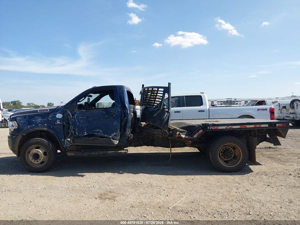 2022 RAM 5500 CHASSIS TRADESMAN/SLT