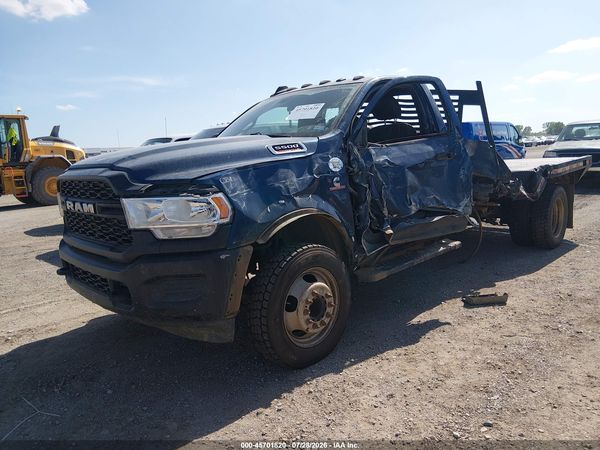 2022 RAM 5500 CHASSIS TRADESMAN/SLT