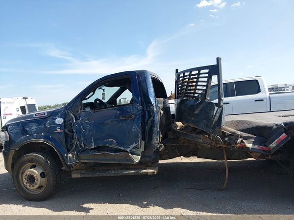 2022 RAM 5500 CHASSIS TRADESMAN/SLT