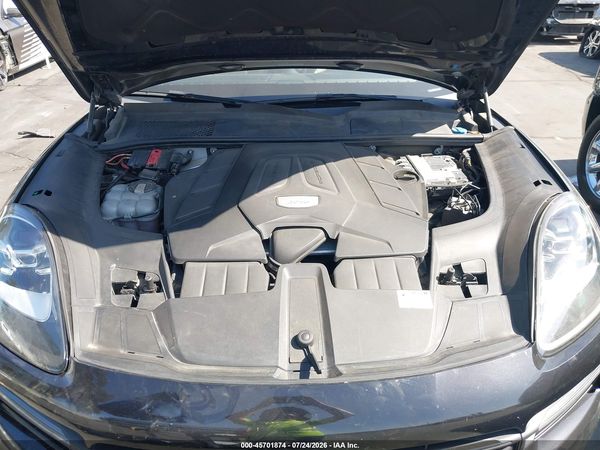 2019 PORSCHE CAYENNE
