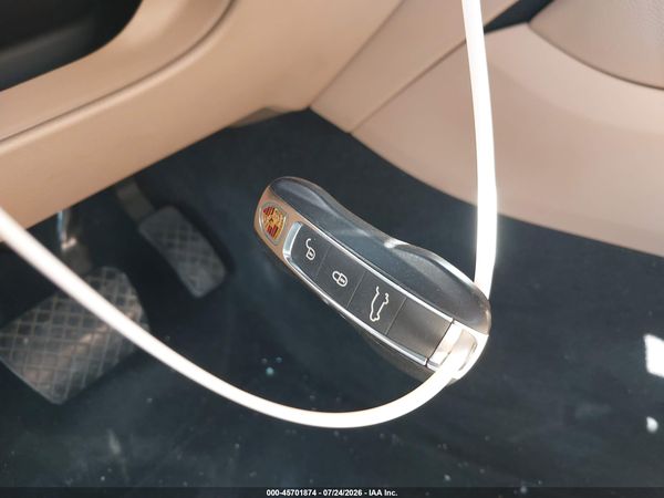 2019 PORSCHE CAYENNE