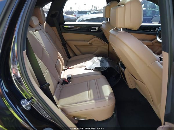 2019 PORSCHE CAYENNE