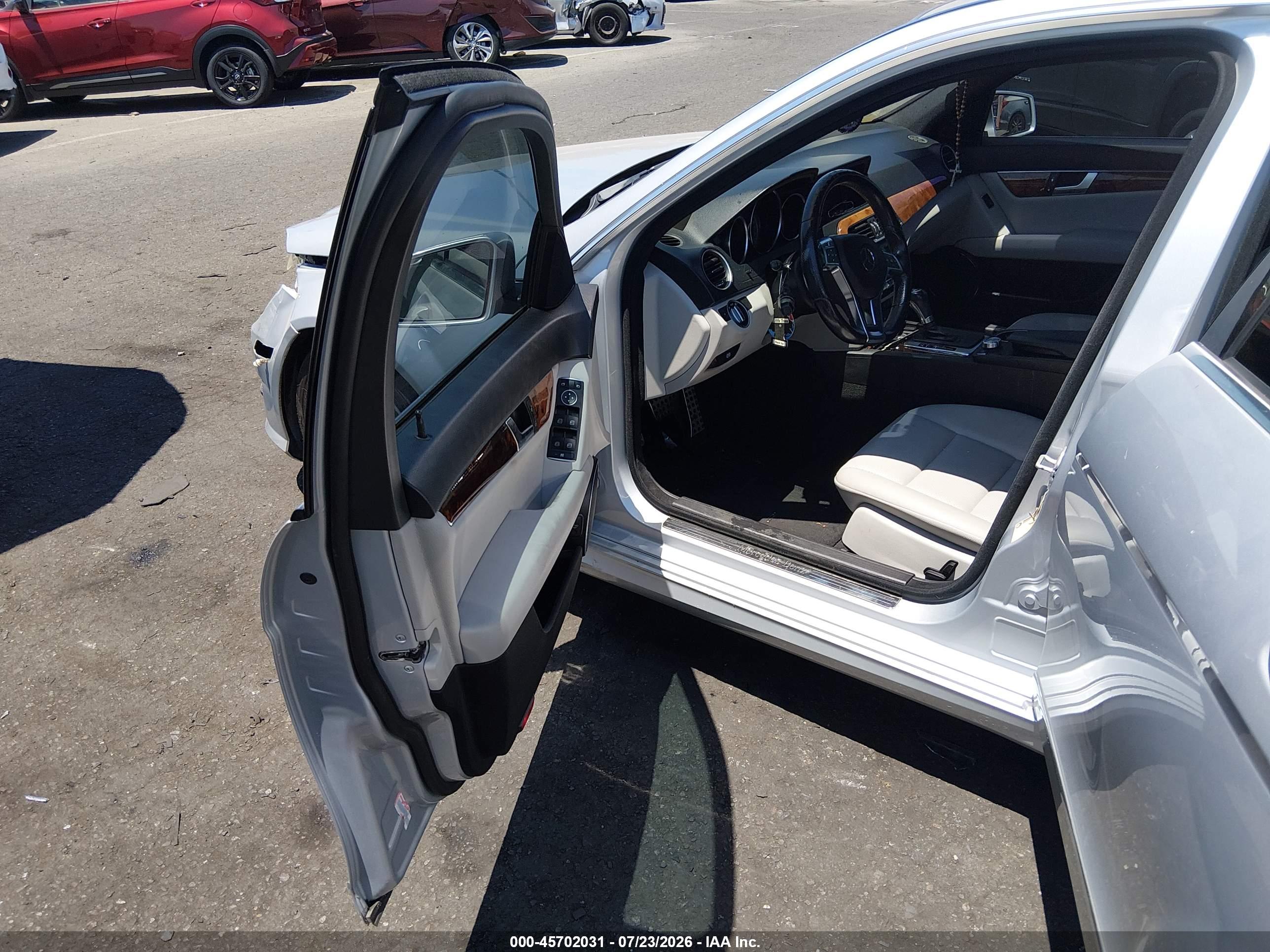 2012 MERCEDES-BENZ C 250 LUXURY/SPORT
