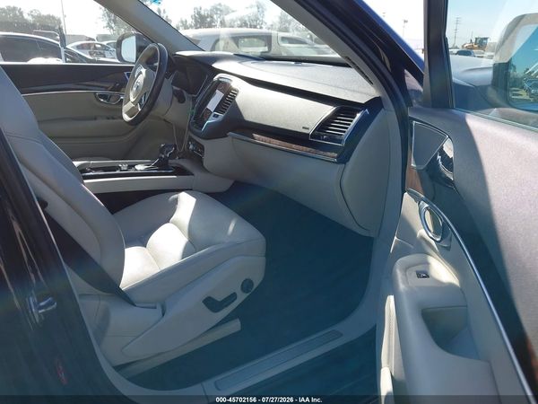 2016 VOLVO XC90 T6 MOMENTUM