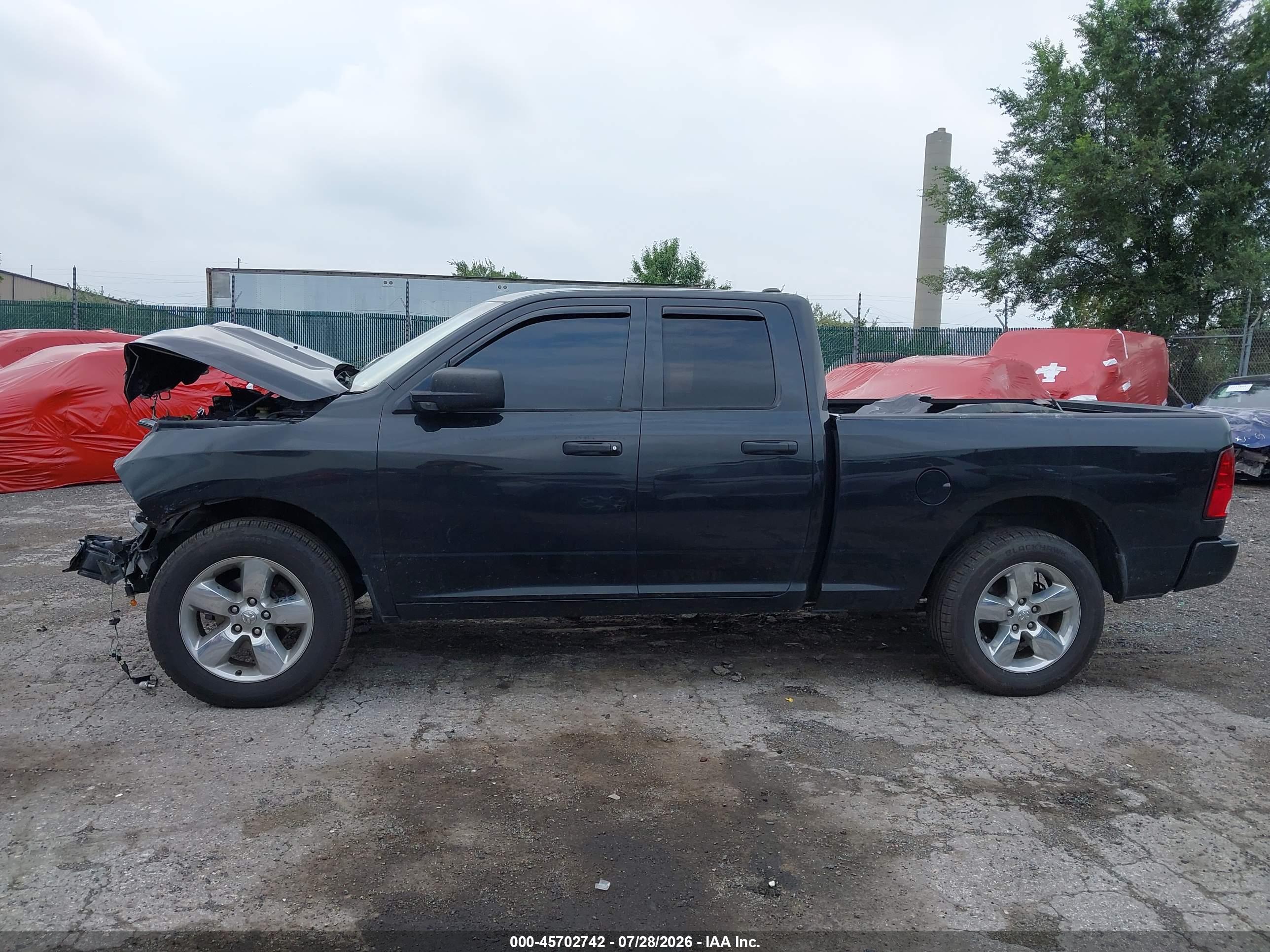 2017 RAM 1500 EXPRESS  4X4 6'4 BOX