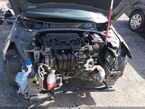 2022 HYUNDAI ELANTRA SE