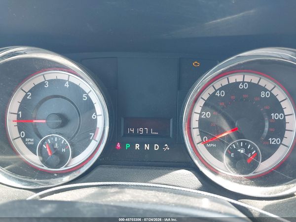 2015 DODGE GRAND CARAVAN SXT — I7