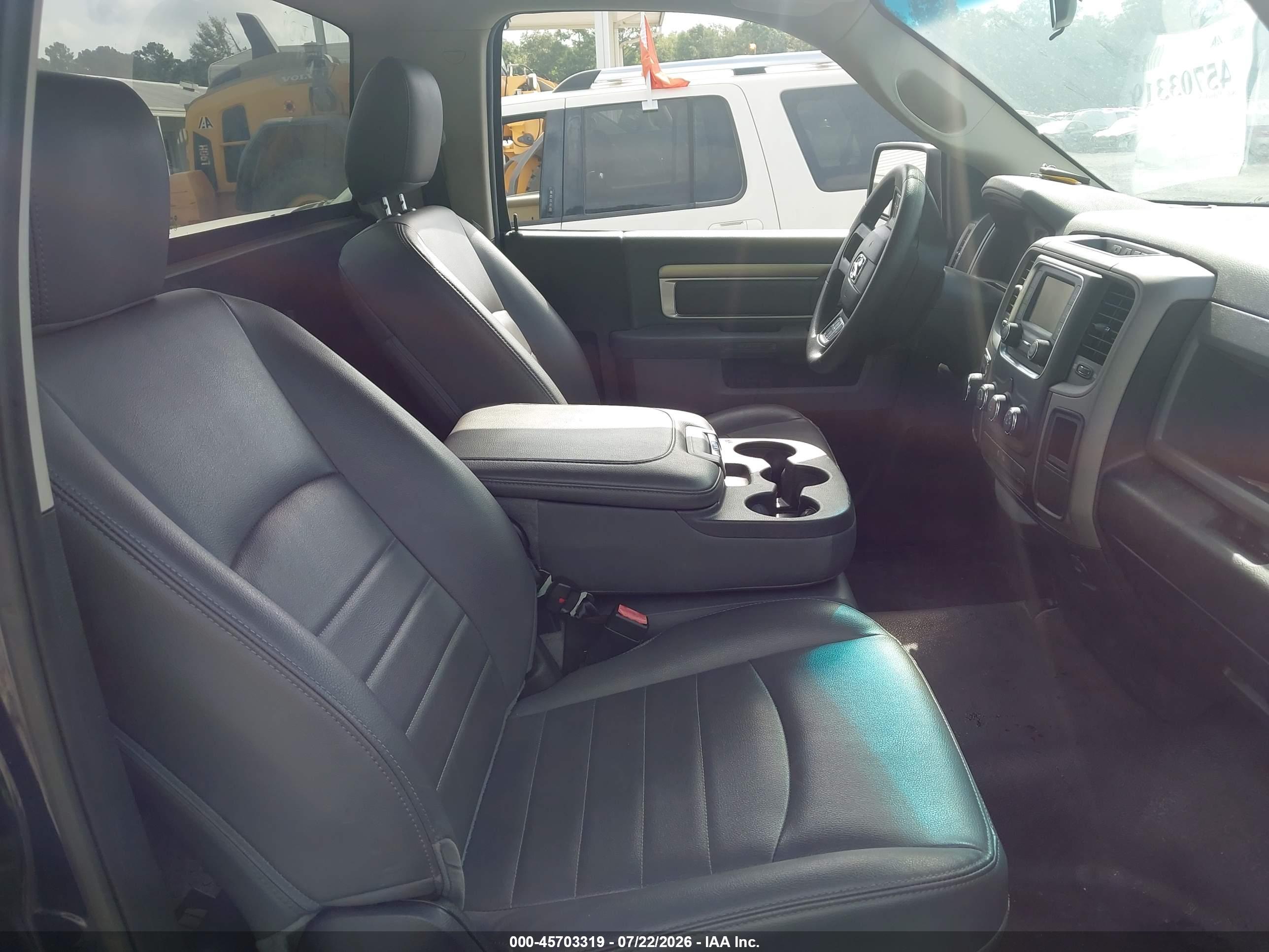 2018 RAM 1500 TRADESMAN  4X2 8' BOX