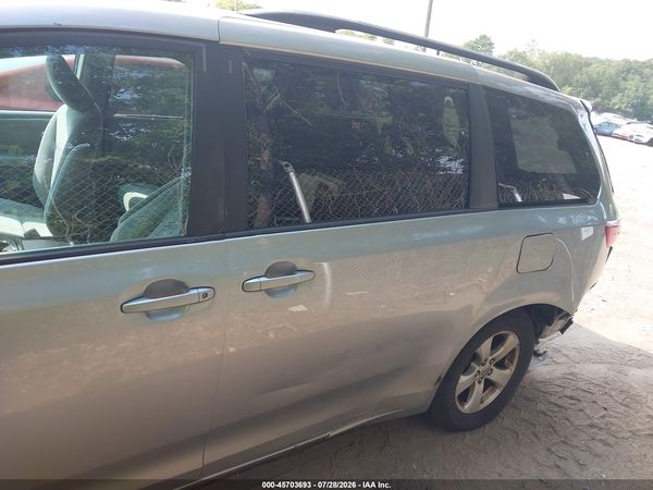 2017 TOYOTA SIENNA LE 8 PASSENGER