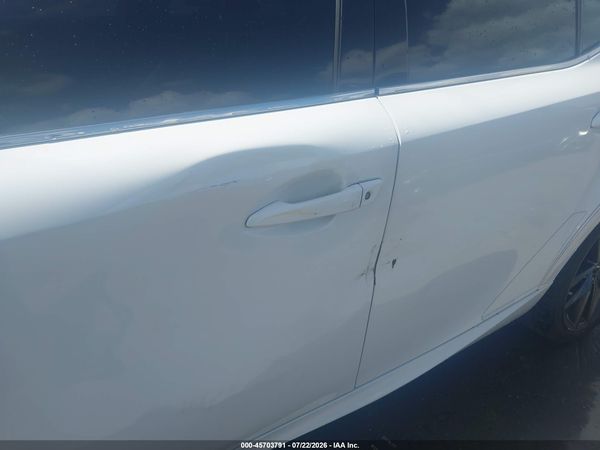 2016 LEXUS IS 200T