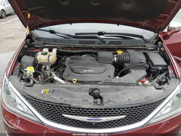 2017 CHRYSLER PACIFICA LIMITED — I10