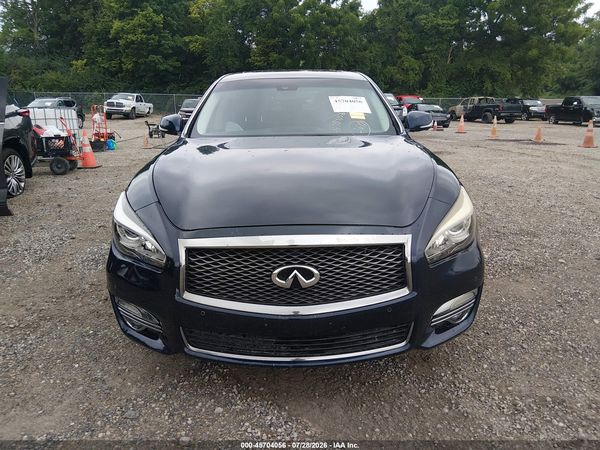 2016 INFINITI Q70 3.7X