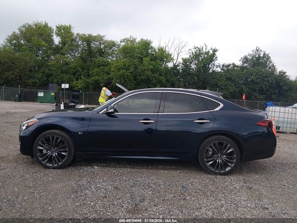 2016 INFINITI Q70 3.7X