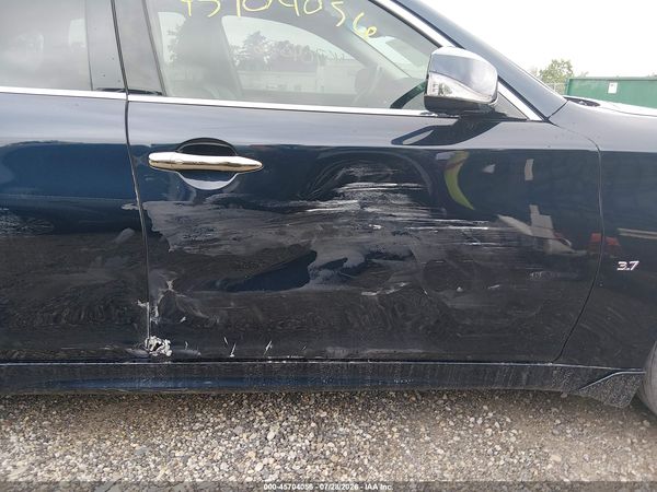 2016 INFINITI Q70 3.7X