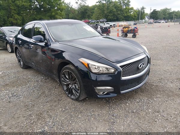 2016 INFINITI Q70 3.7X