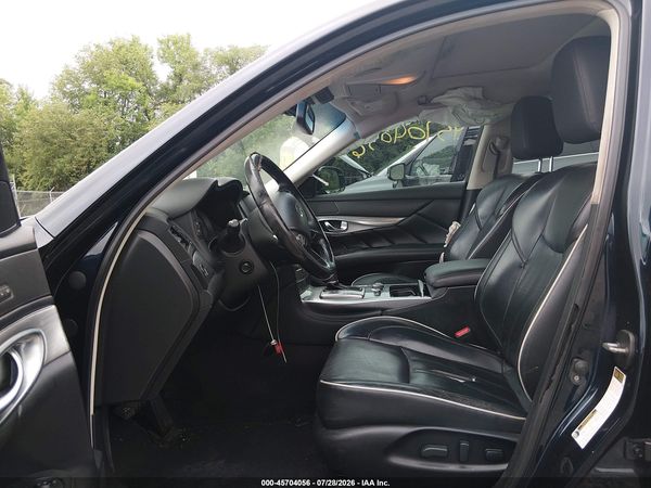 2016 INFINITI Q70 3.7X