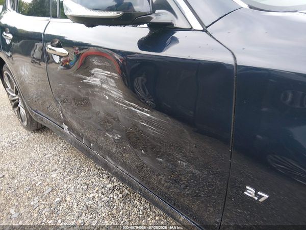 2016 INFINITI Q70 3.7X