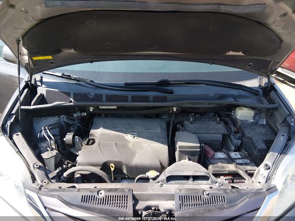 2016 TOYOTA SIENNA LE 8 PASSENGER