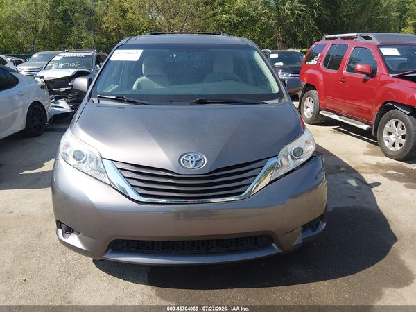 2016 TOYOTA SIENNA LE 8 PASSENGER