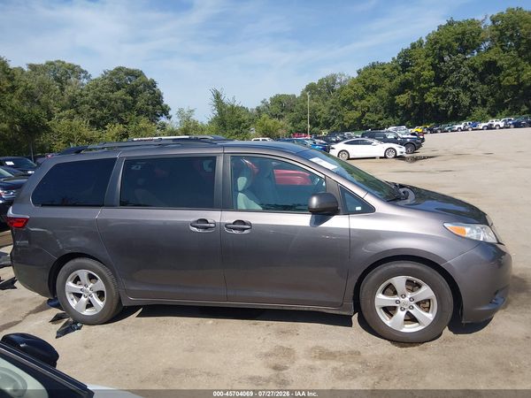 2016 TOYOTA SIENNA LE 8 PASSENGER