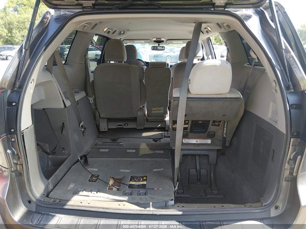 2016 TOYOTA SIENNA LE 8 PASSENGER