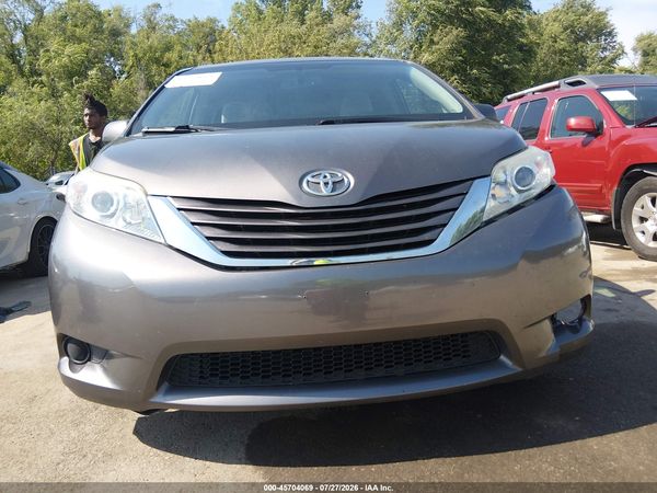 2016 TOYOTA SIENNA LE 8 PASSENGER