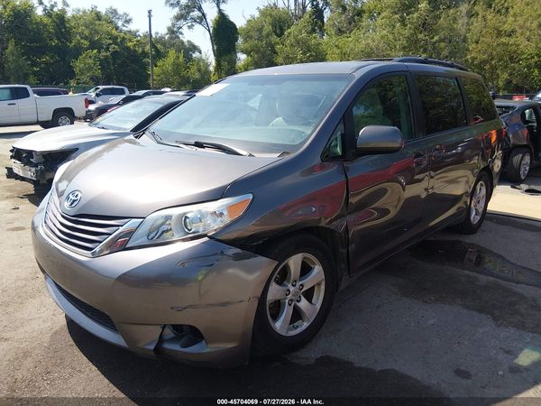 2016 TOYOTA SIENNA LE 8 PASSENGER
