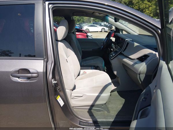 2016 TOYOTA SIENNA LE 8 PASSENGER