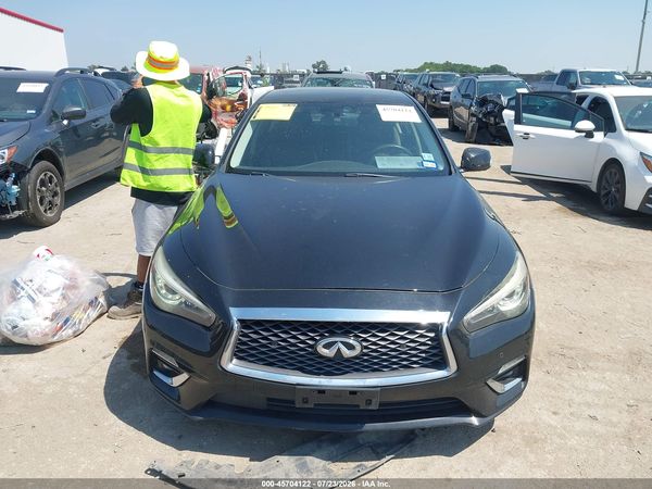 2018 INFINITI Q50 LUXE/SPORT