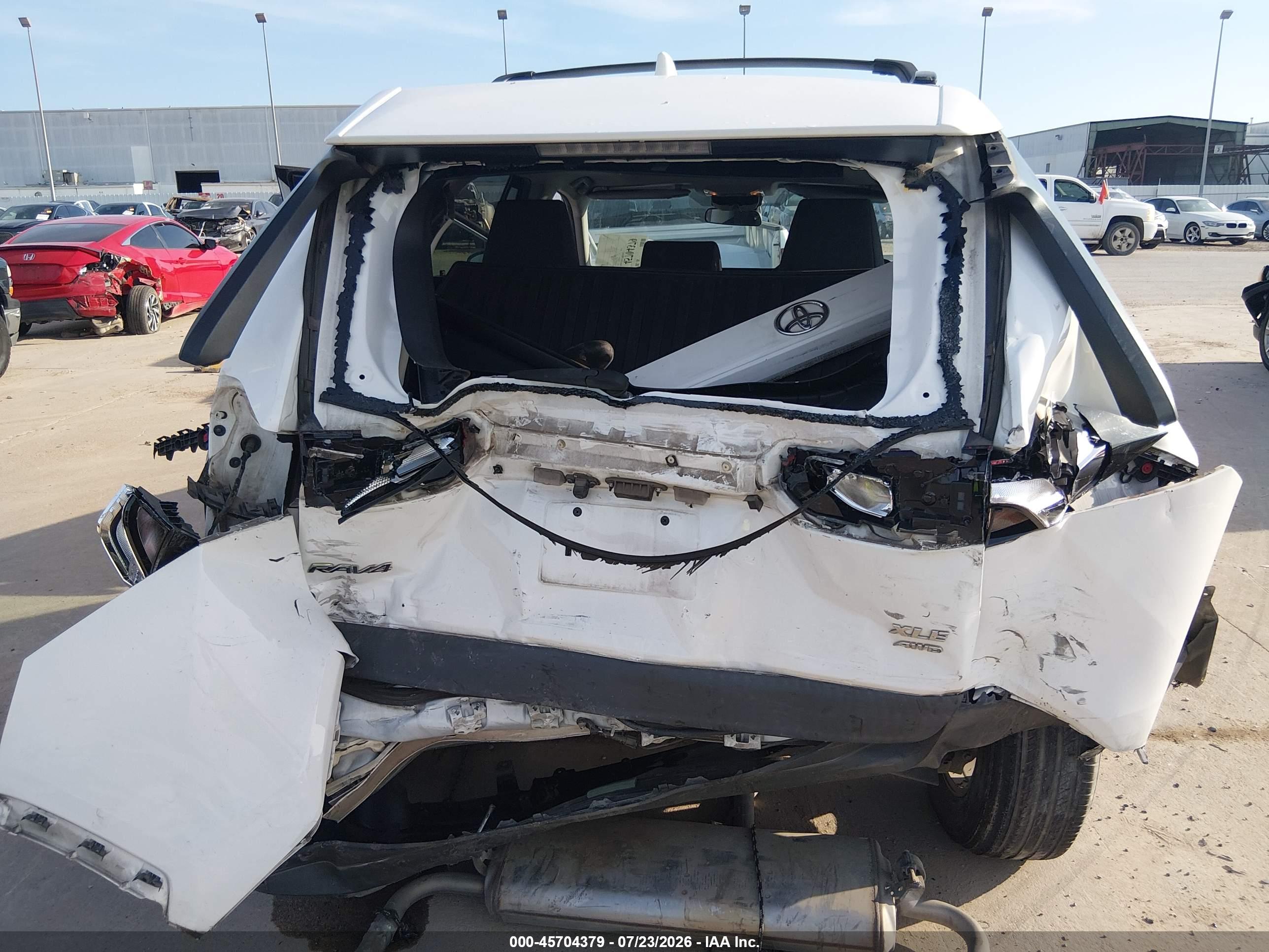2020 TOYOTA RAV4 XLE