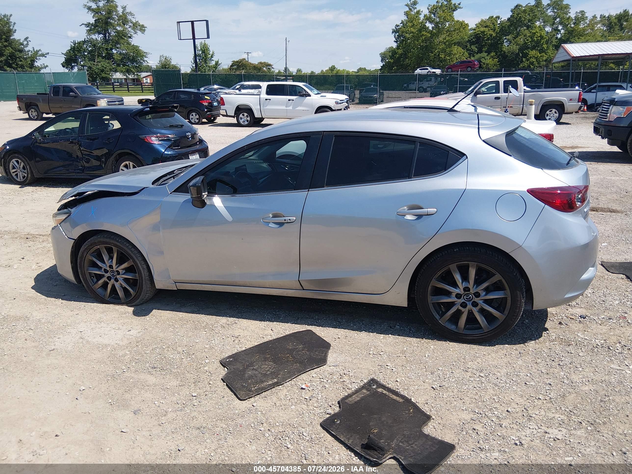 2018 MAZDA MAZDA3 TOURING