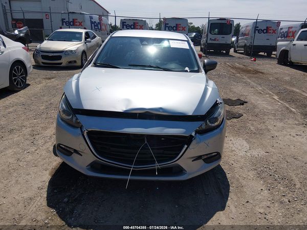 2018 MAZDA MAZDA3 TOURING