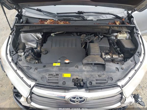 2016 TOYOTA HIGHLANDER XLE V6