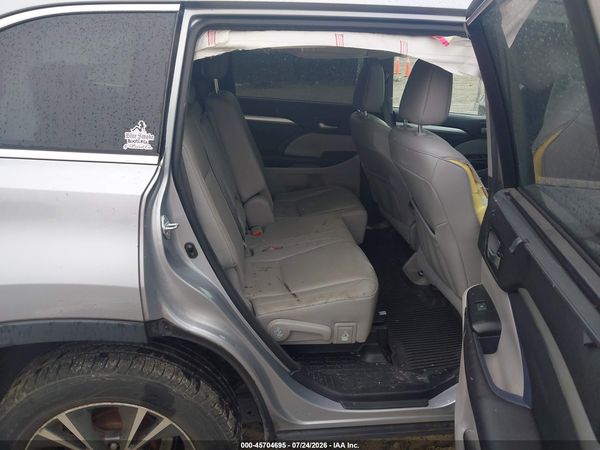 2016 TOYOTA HIGHLANDER XLE V6
