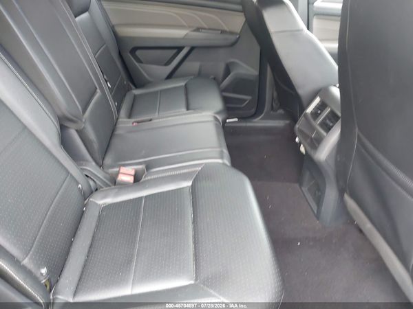 2022 VOLKSWAGEN ATLAS CROSS SPORT 2.0T SE — I8