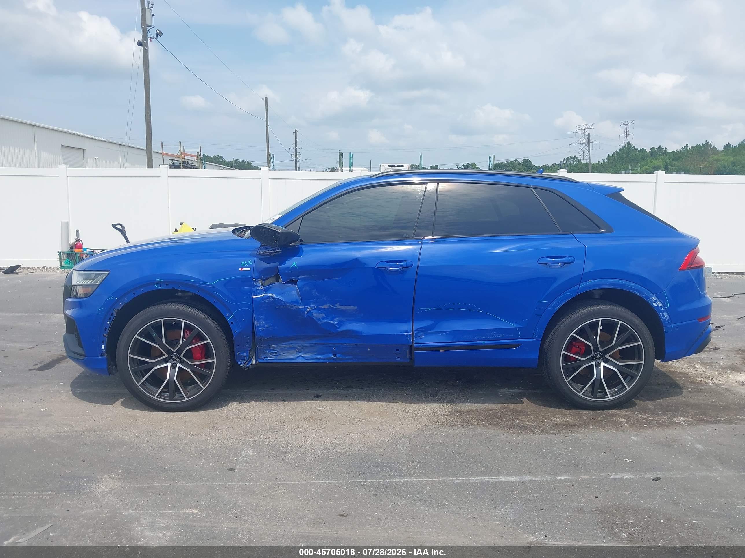 2023 AUDI Q8