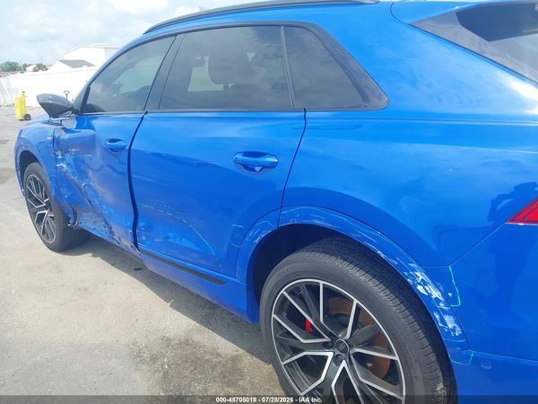 2023 AUDI Q8