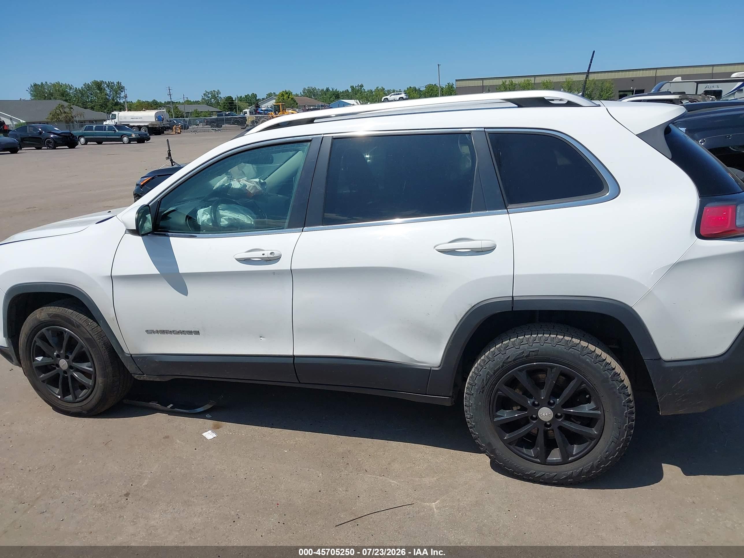 2019 JEEP CHEROKEE LATITUDE PLUS 4X4