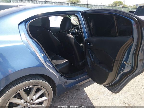 2018 MAZDA MAZDA3 TOURING