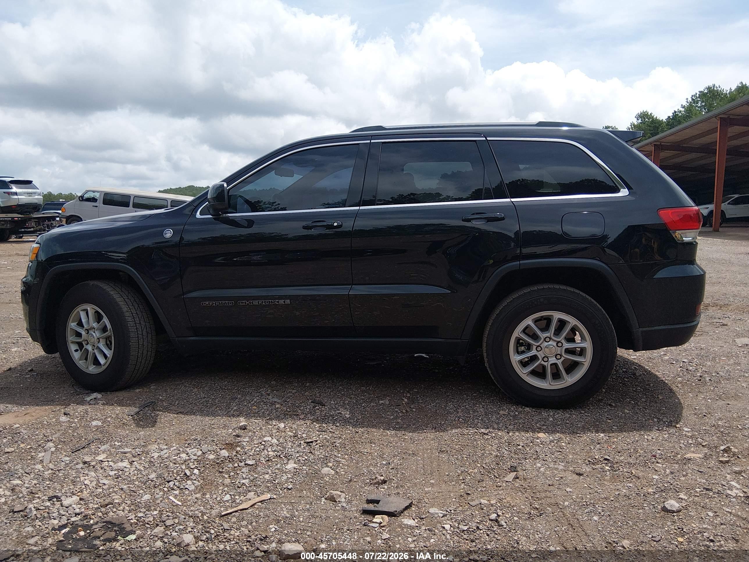 2019 JEEP GRAND CHEROKEE LAREDO E 4X4