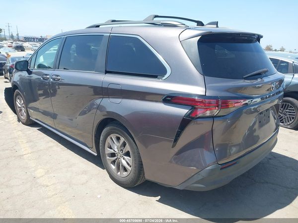 2021 TOYOTA SIENNA LE