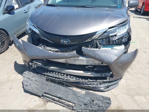 2021 TOYOTA SIENNA LE
