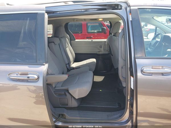 2021 TOYOTA SIENNA LE