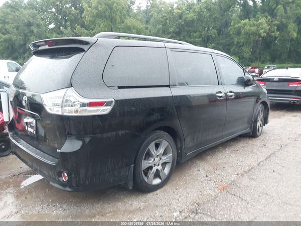 2014 TOYOTA SIENNA SE 8 PASSENGER — I4